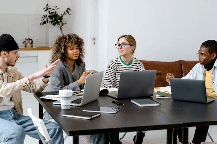 What Employee Engagement Platforms Need Beyond Basic Messaging