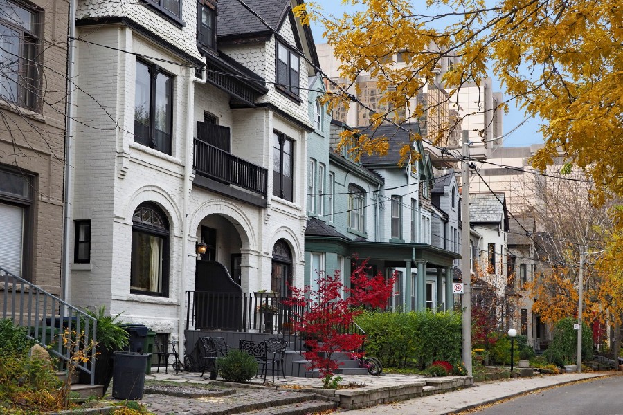 Why Toronto Neighborhoods Are Popular Among Airbnb Travelers